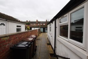 Side elevation- click for photo gallery